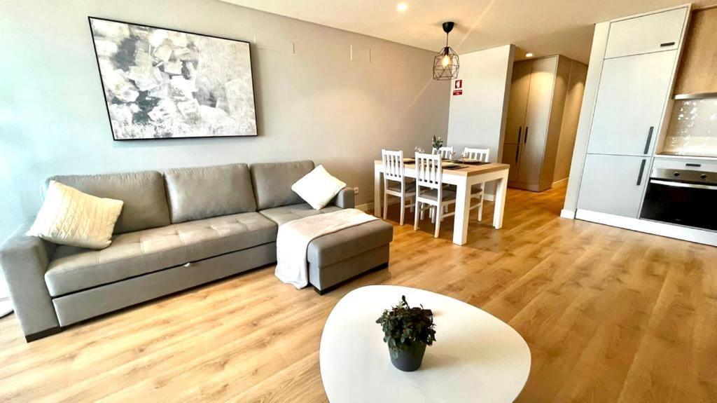T2 Com Uma Vista Deslumbrante Sobre O Atlantico! Apartment กอสตา ดา กาปาริกา ภายนอก รูปภาพ