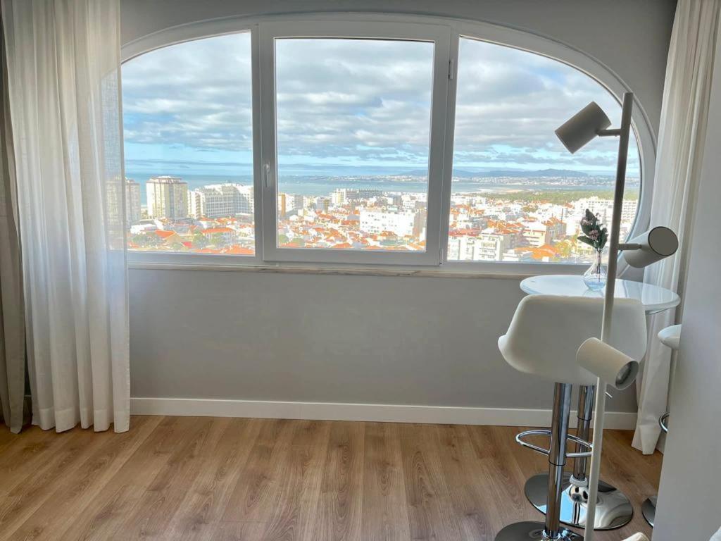 T2 Com Uma Vista Deslumbrante Sobre O Atlantico! Apartment กอสตา ดา กาปาริกา ภายนอก รูปภาพ