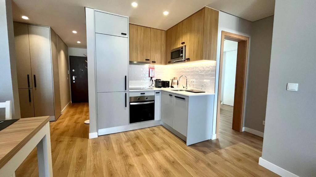 T2 Com Uma Vista Deslumbrante Sobre O Atlantico! Apartment กอสตา ดา กาปาริกา ภายนอก รูปภาพ