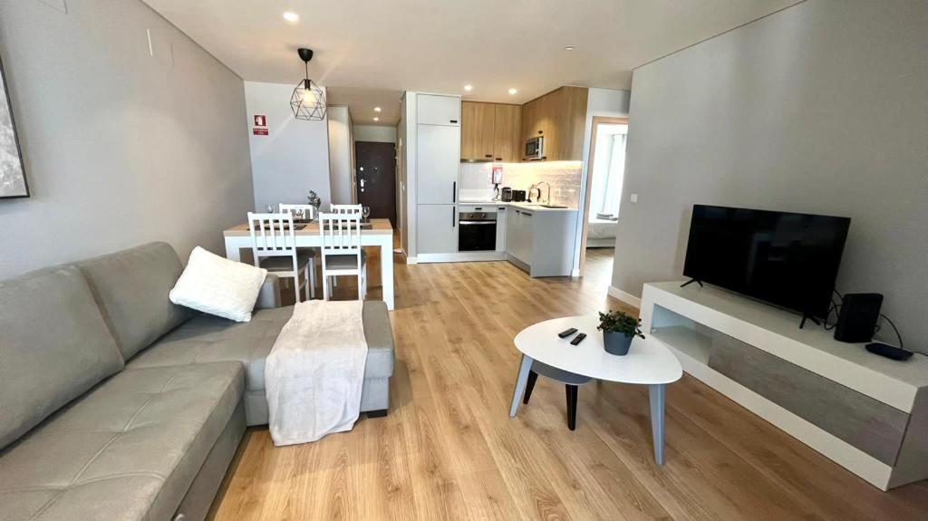 T2 Com Uma Vista Deslumbrante Sobre O Atlantico! Apartment กอสตา ดา กาปาริกา ภายนอก รูปภาพ
